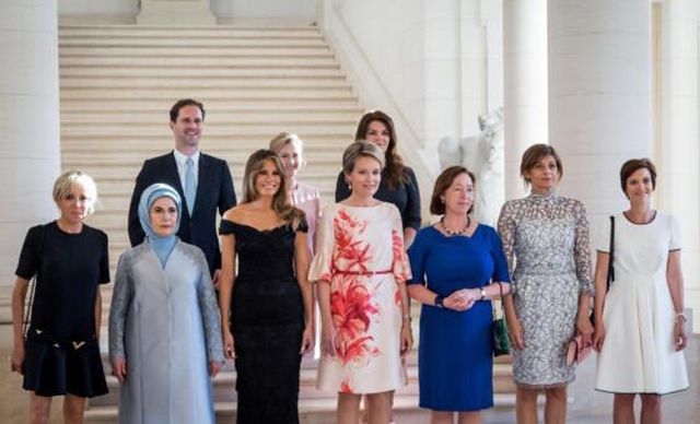 Революційне фото: на знімку перших леді вперше опинився чоловік-гей