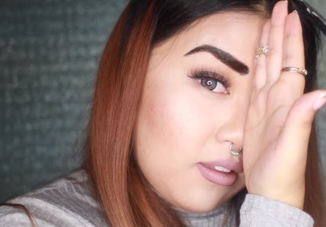 Накладні брови: новий жіночий тренд вразив мережу - фото 168504