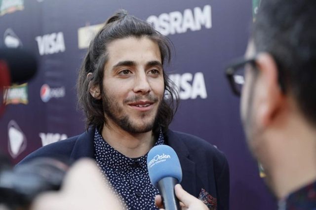 Зірки Євробачення на червоній доріжці: яскраві фото - фото 164850