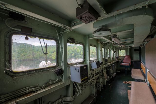 Покинута легенда! Вражаючі фото ракетного крейсера - фото 164465