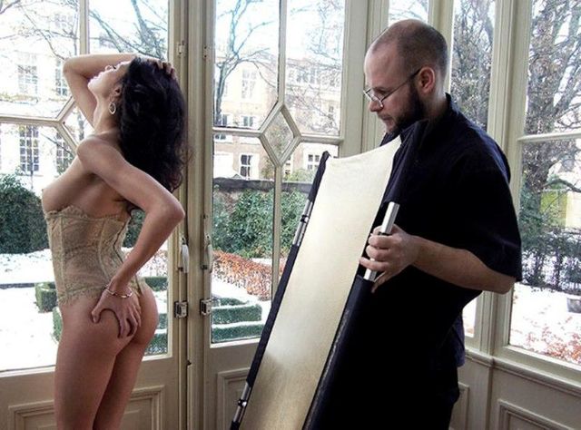 Як проходять еротичні фотосесії журналу Playboy: пікантні знімки (18+) - фото 176178