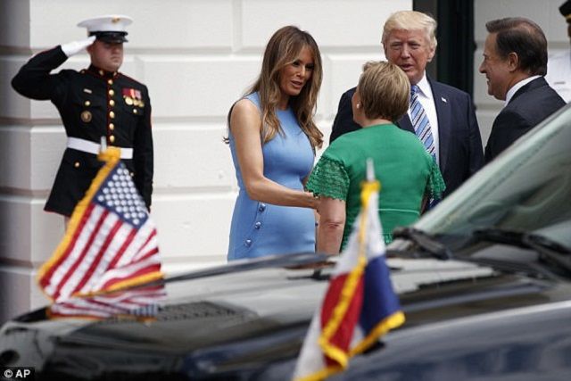 Меланія Трамп повторила образ відомої моделі - фото 175726