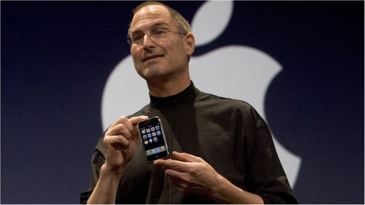 Як створювався перший iPhone. Сім фактів з нової книги про головний телефон в світі