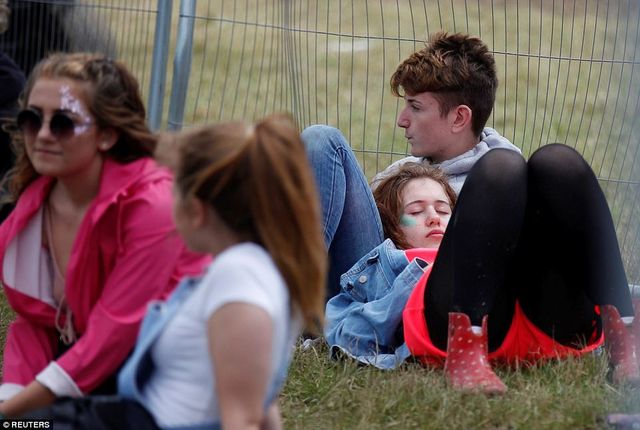 Як виглядає музичний фестиваль на болоті: яскраві фото - фото 173565