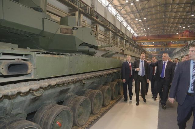 У Путіна розсмішили іржавим танком: фотофакт - фото 176331