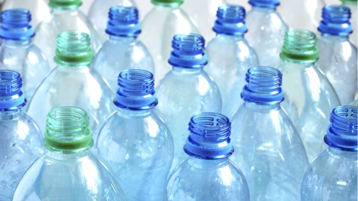Пластикові пляшки - фото 1