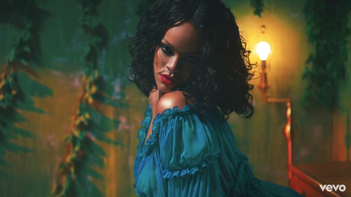 Апетитна Rihanna показала свіжий кліп - фото 1