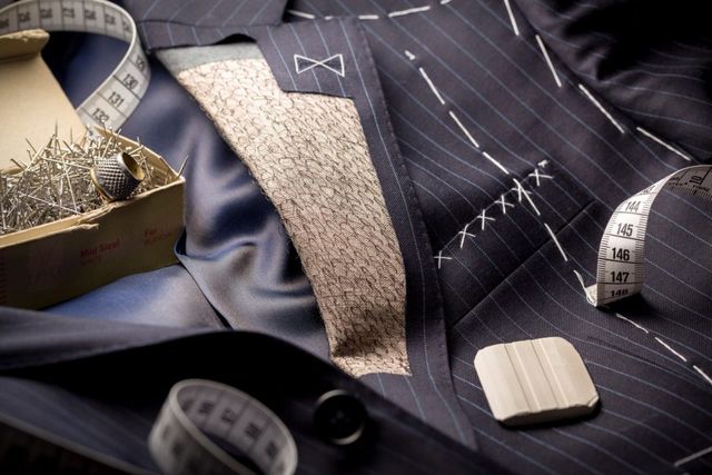 Викиньте негайно! П'ять речей, яким не місце у вашій шафі - фото 174662