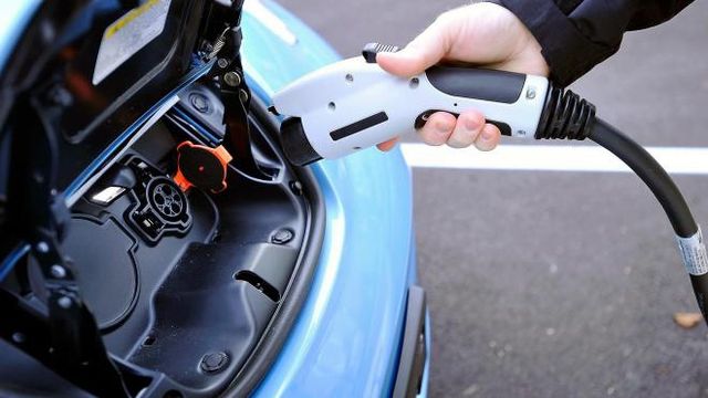 Розроблена революційна бездротова зарядка для електромобілів - фото 174705