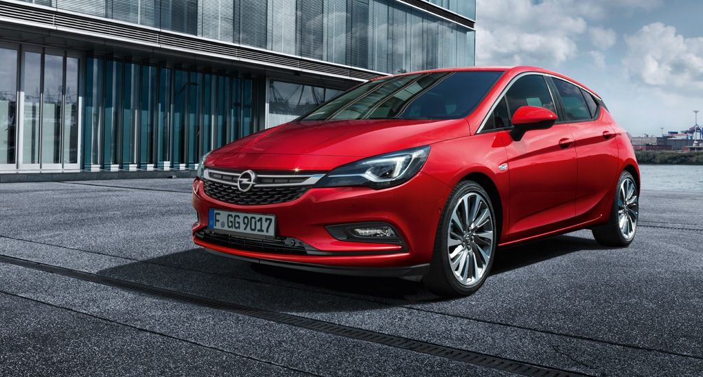 Opel подарував чоловіку автомобіль за відеоролик