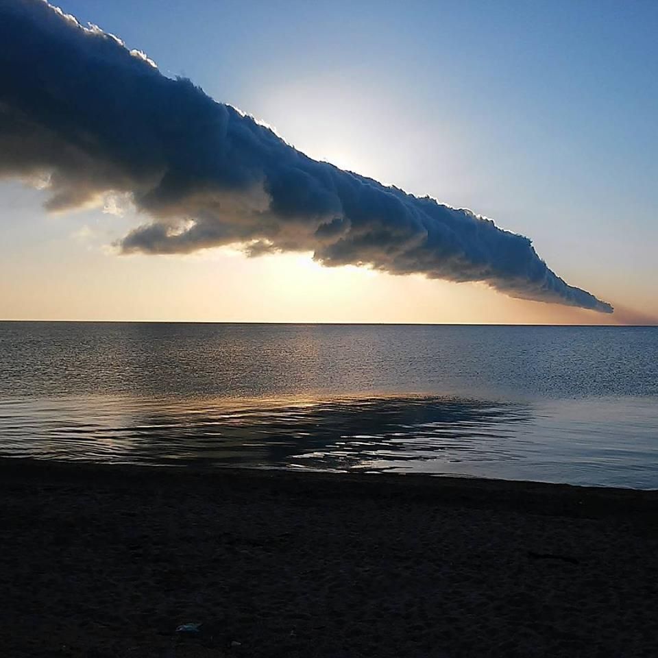 На Херсонщині зафіксували вражаюче природне явище: відеофакт