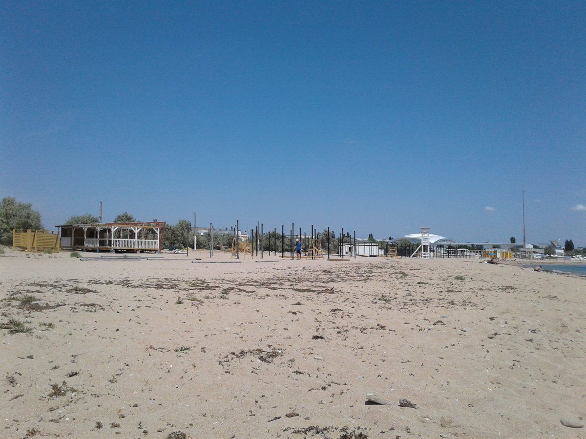 Як виглядає "курортний" сезон у Криму: опубліковані фото