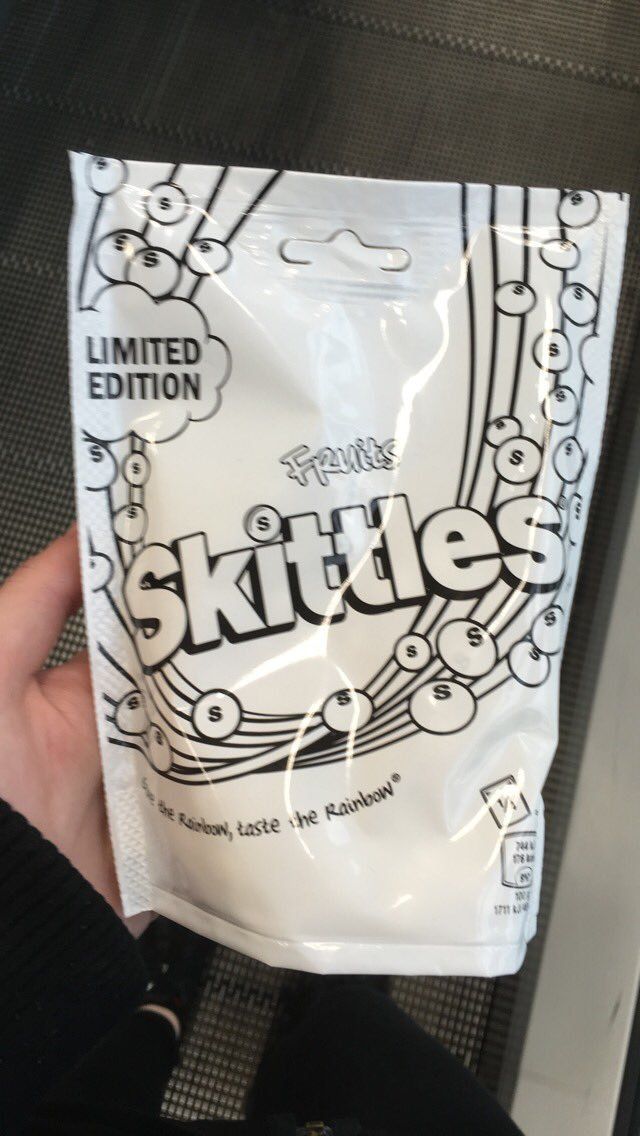 У Британії з'явився безбарвний Skittles: фотофакт - фото 174085