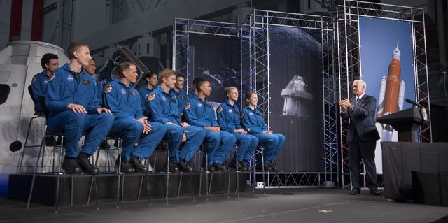 Хто полетить на Марс? NASA відібрало 12 щасливчиків - фото 172463