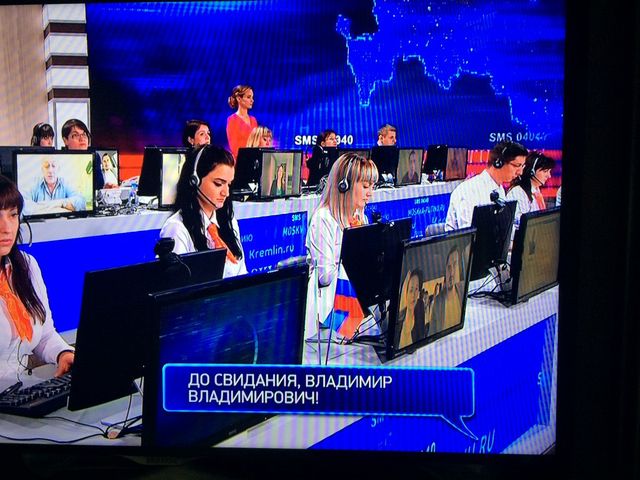 "Ти думаєш, що народ вірить у цей цирк?": на які запитання Путін не знайшов відповіді - фото 174306