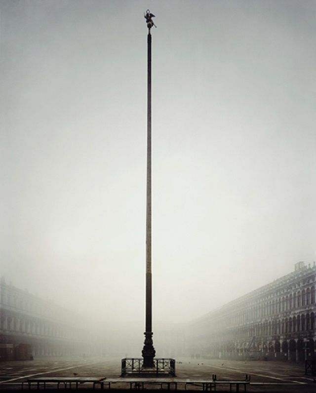 Безлюдна Венеція у тумані: чарівні фото - фото 176315