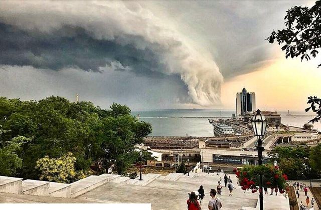 30-річчя Мессі та шторм в Одесі: 24 червня у трьох фото - фото 176716