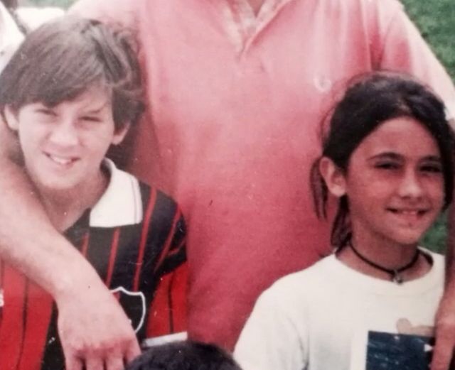 Дівчина тижня. Кохана Мессі, яка допомагає йому розслабитися у відпустці - фото 175042