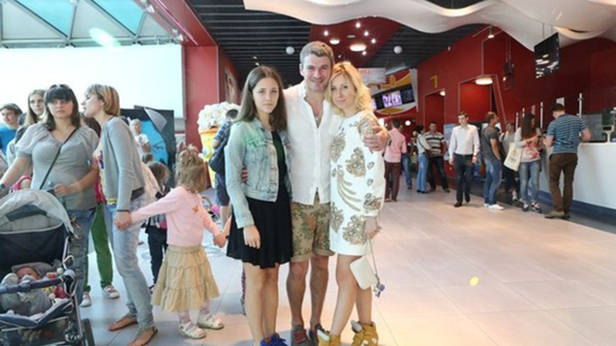 Тоня Матвієнко з дочкою та чоловіком - фото 1