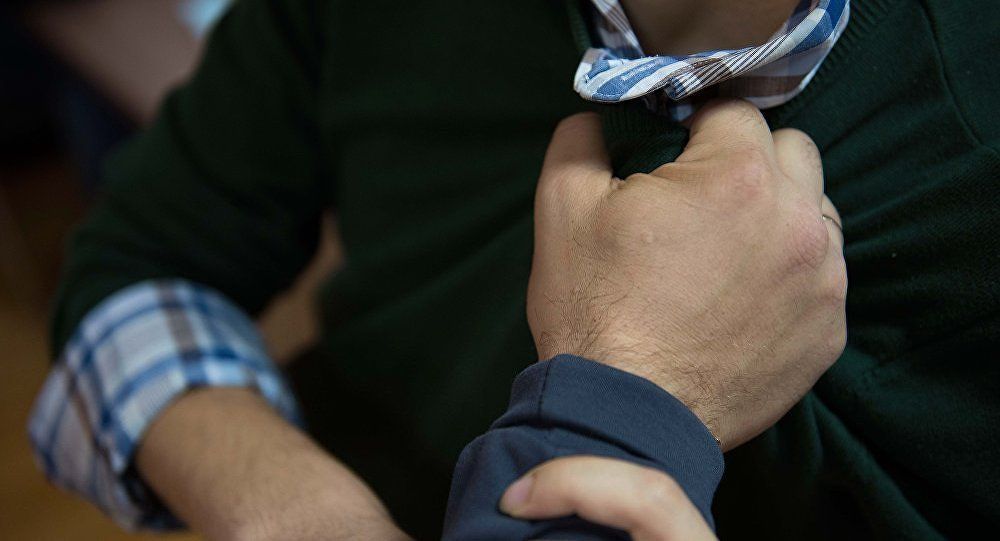 У Британії під час виборів побилися фотограф і оператор: кумедне відео