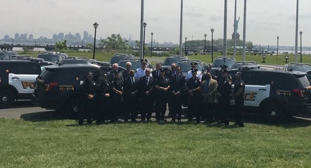 Отакої! Поліцейських змусили повернути автомобілі, які вони нещодавно отримали - фото 172941