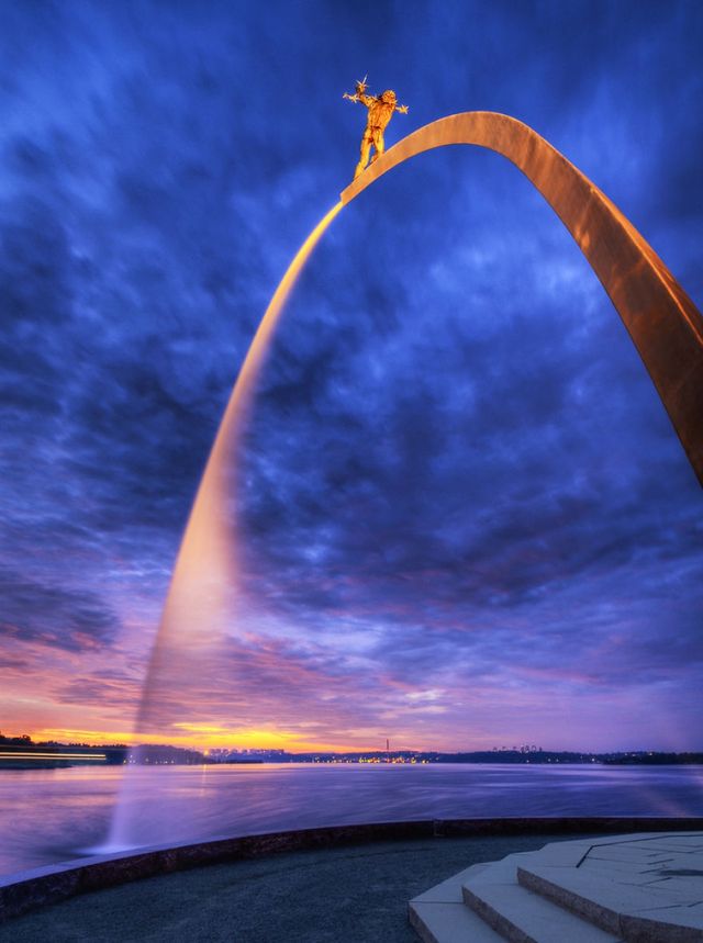 Найбільш дивовижні фонтани у світі - фото 172170