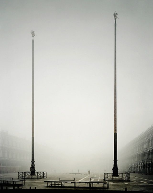 Безлюдна Венеція у тумані: чарівні фото - фото 176319