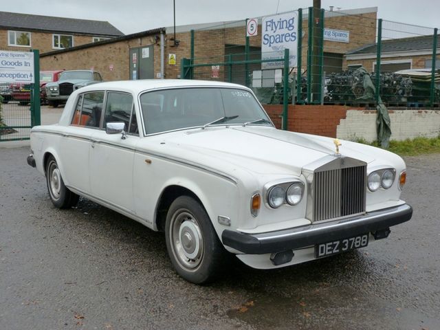 У Великобританії знайшли кладовище розкішних автомобілів - фото 175541