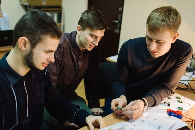 Для правильної постави: український гаджет з'явився на Kickstarter - фото 177415