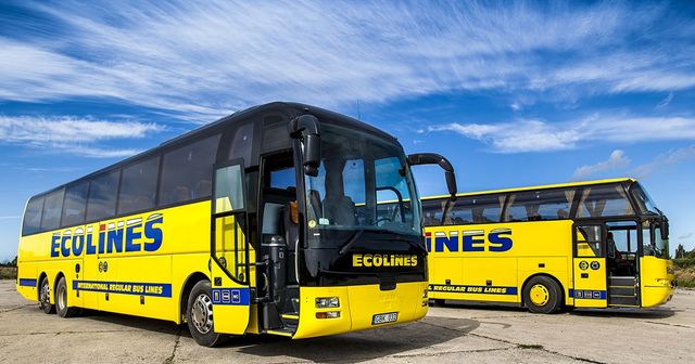 День кримськотатарського прапора та скандал через безвіз: 26 червня у трьох фото - фото 177049