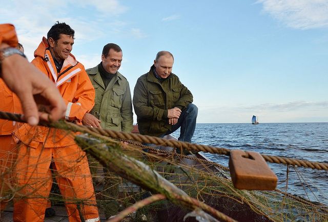 Мало Росії: Медведєв наказав творити острови - фото 174803