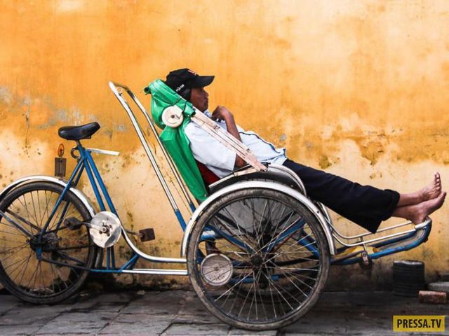 Місто, мешканці якого "застрягли у часі": вражаючі фото - фото 173364