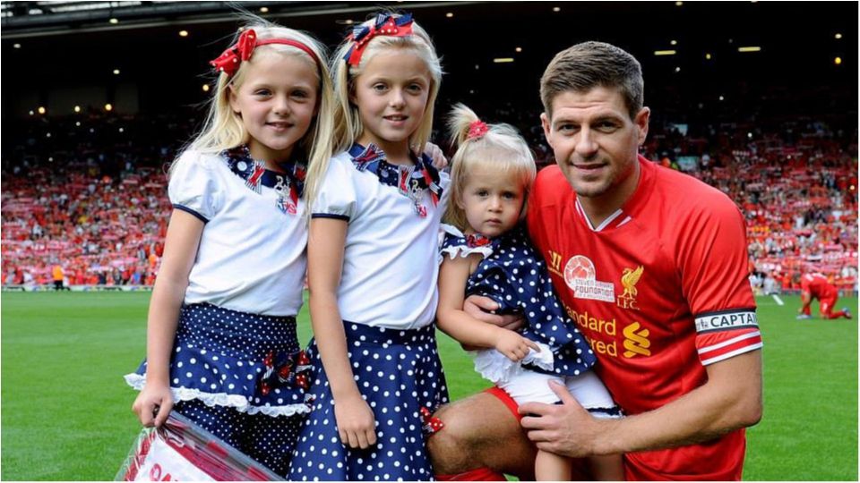 Джеррард з дітьми :3 - фото 1