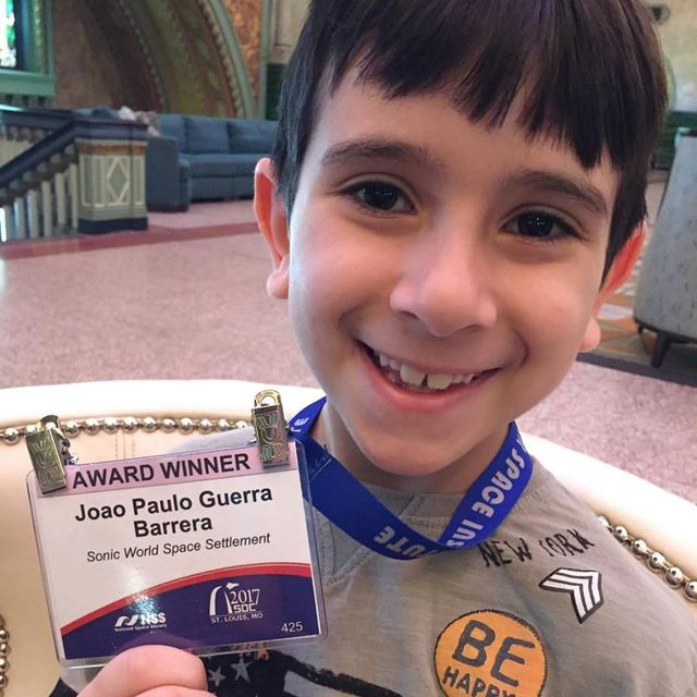 6-річний хлопчик виграв конкурс від NASA - фото 175245