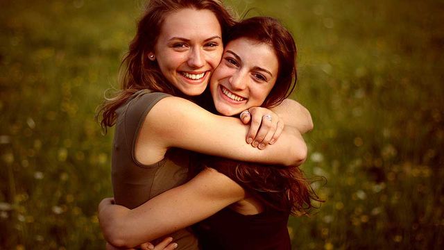 Обійми позитивно впливають на ваше здоров'я, – вчені - фото 172366