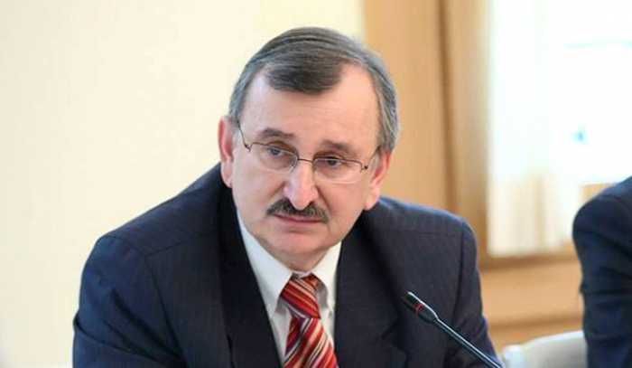 Грузинського депутата зловили на невдалій спробі зробити селфі: кумедне відео