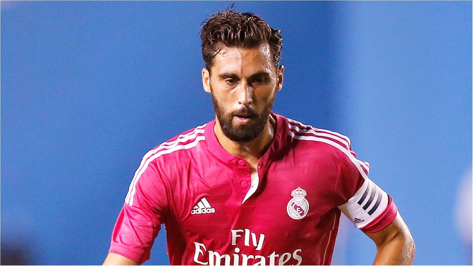 Титулований іспанський захисник завершив футбольну кар'єру