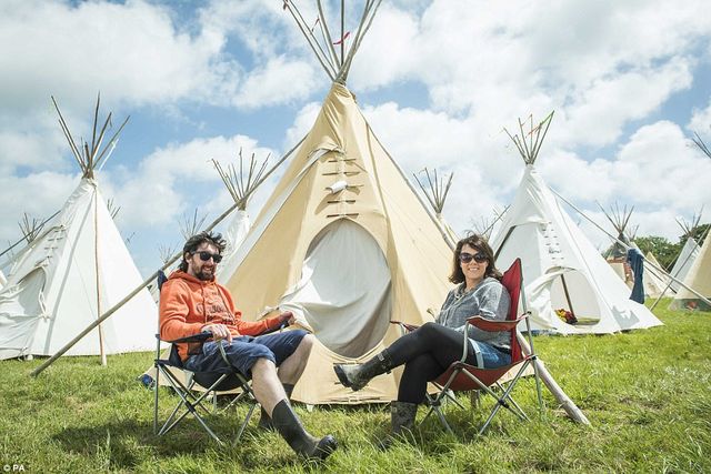 Як виглядає музичний фестиваль на болоті: яскраві фото - фото 173587