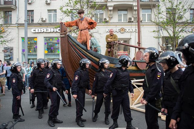 Навальному загрожує 30 днів арешту за мітинг - фото 173640