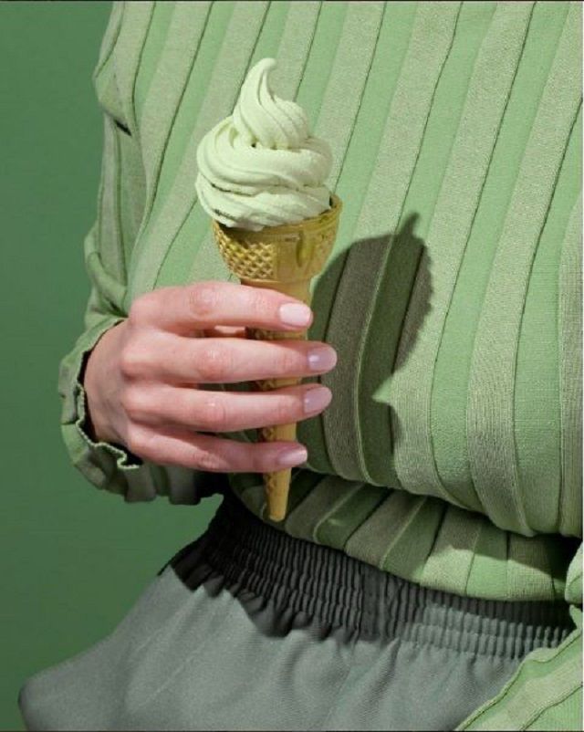 Моделі та їжа: незвичайне поєднання на стильних фото