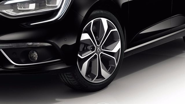 Renault показала новий ексклюзивний хетчбек - фото 172494