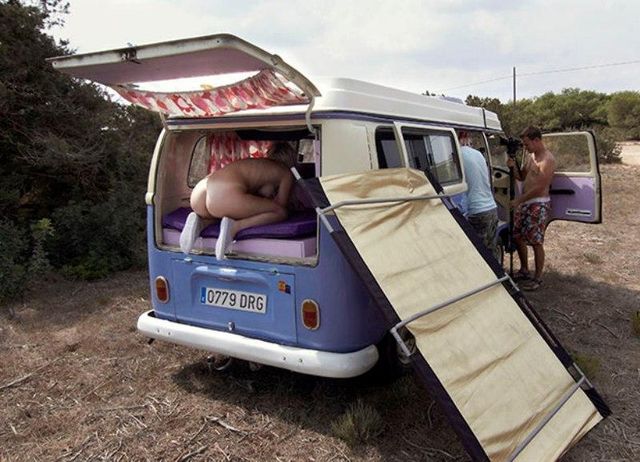 Як проходять еротичні фотосесії журналу Playboy: пікантні знімки (18+) - фото 176171