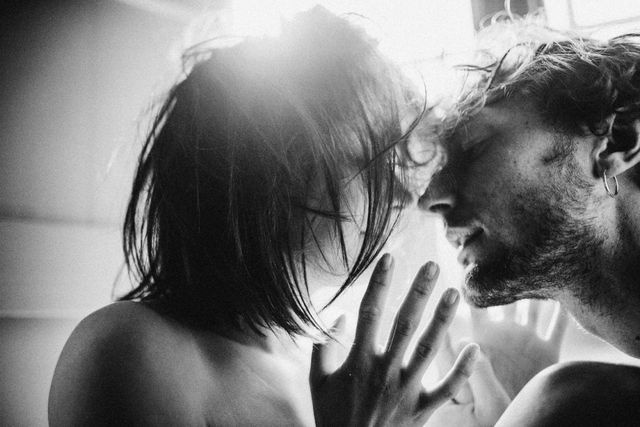 Чуттєві чорно-білі фото, які здатні заворожити - фото 175704