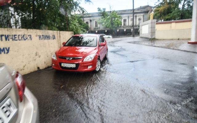 Одесою пронісся жахливий ураган: з'явилися фото - фото 175829