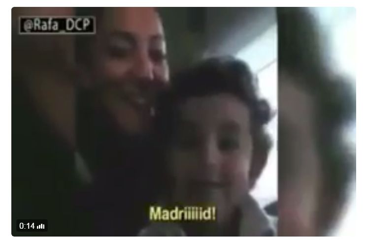 Цей малюк точно підніме вам настрій: фанам "Барси" дивитися обов'язково!