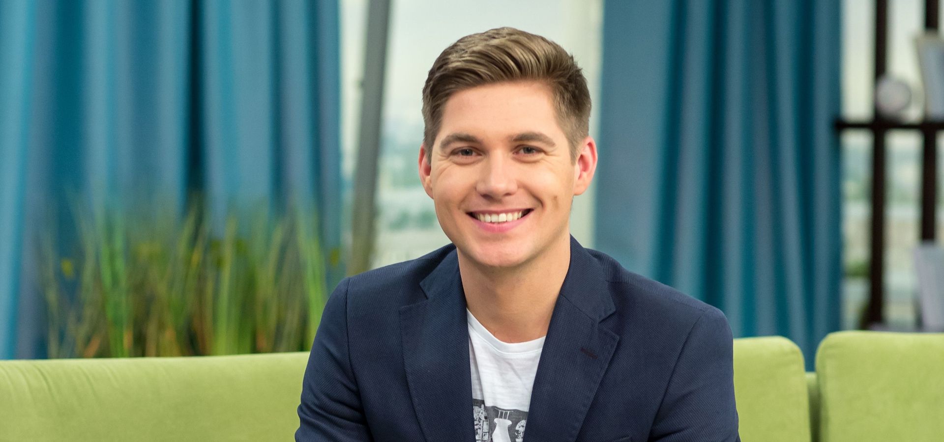 Ведучий Євробачення кумедно прокоментував масштабну кібератаку вірусом Petya.A