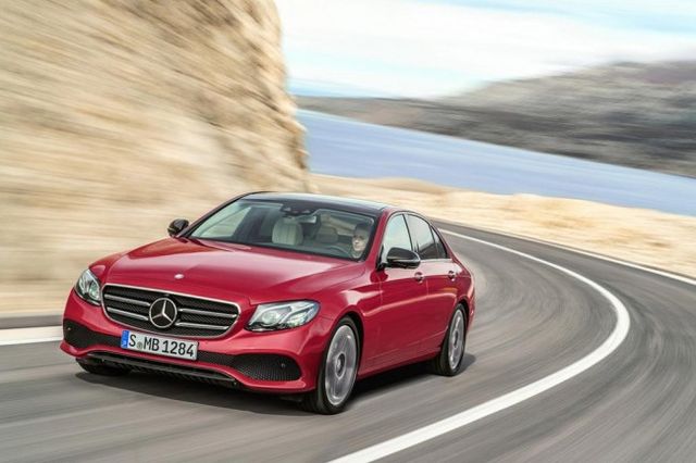 Mercedes-Benz розпочав випробування безпілотного седана - фото 172000