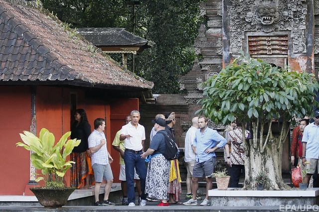 З'явилися фото, як Барак Обама з сім'єю відпочиває на Балі - фото 177707