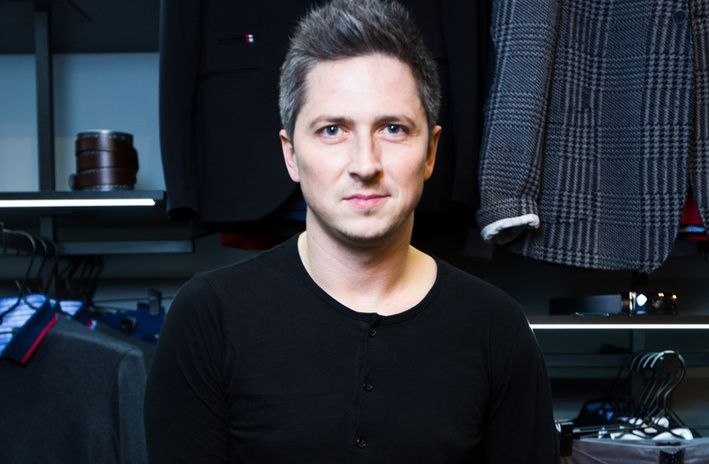 Український ведучий здивував зміною стилю