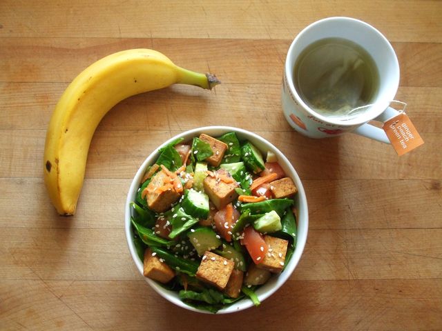 Ці симптоми свідчать про те, що ви недоїдаєте - фото 174617